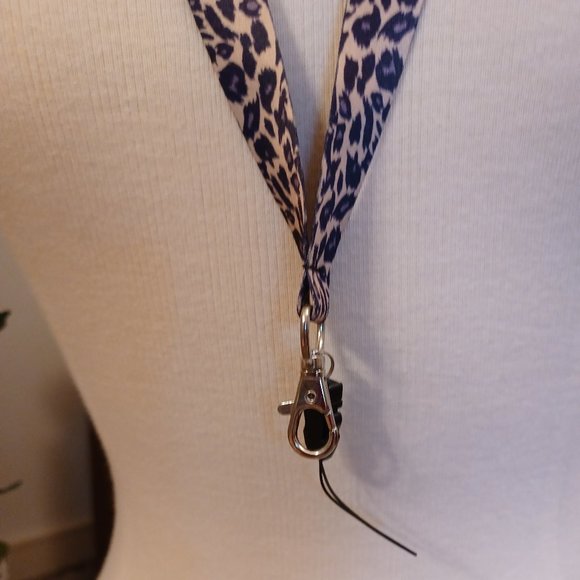 🥇Leopard Lanyard🥇 - Picture 2 of 9